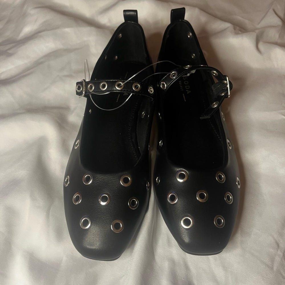 Soda Black Grommet Flats